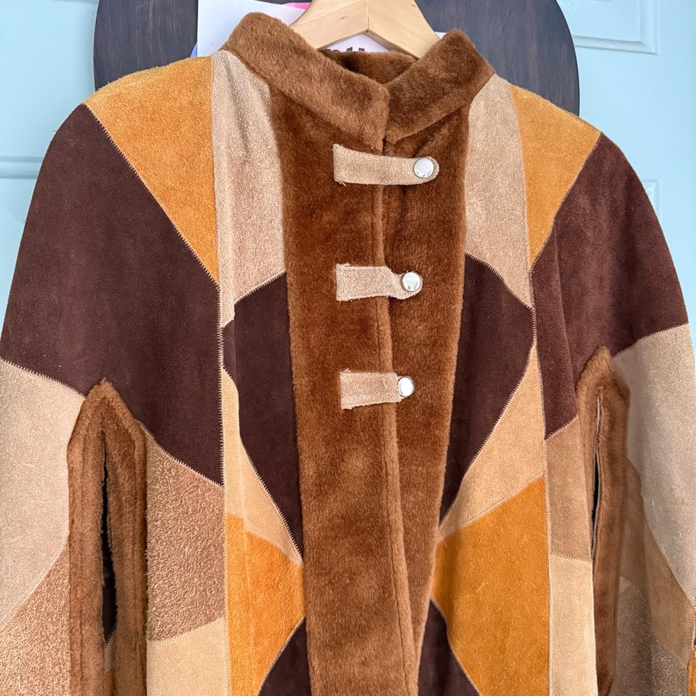 Geometric Patchwork Cape Coat - Picture 11 of 11